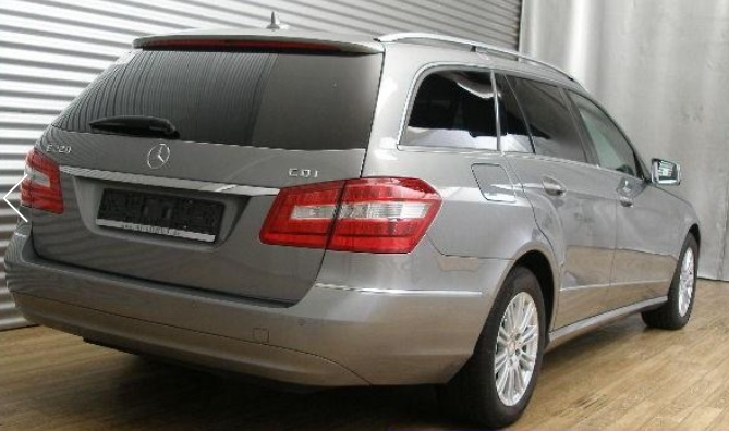 MERCEDES E CLASS (01/10/2011) - 